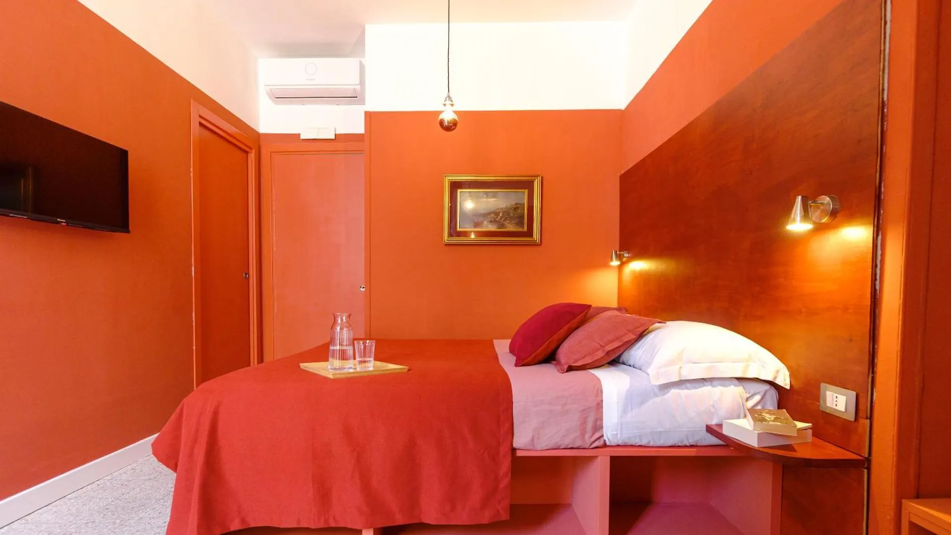 Oda B&B Naples 0*,